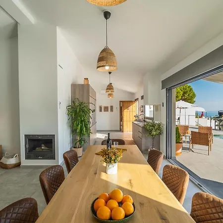 فيلة Paseros, Bbq, Pool, Spectacular Sea Views *